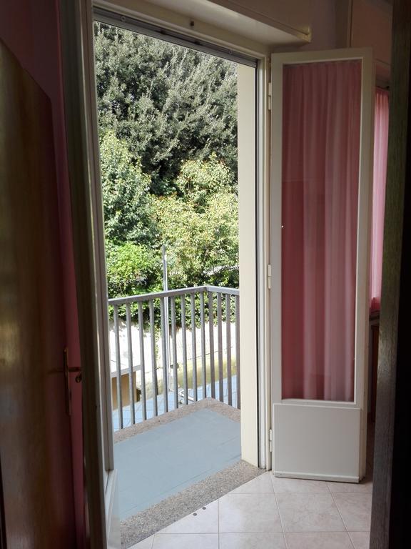 Hotel Parigi Rimini Esterno foto