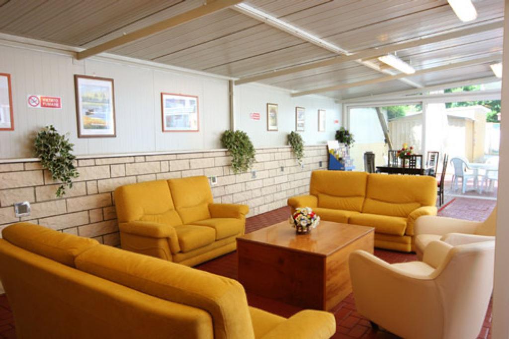 Hotel Parigi Rimini Esterno foto