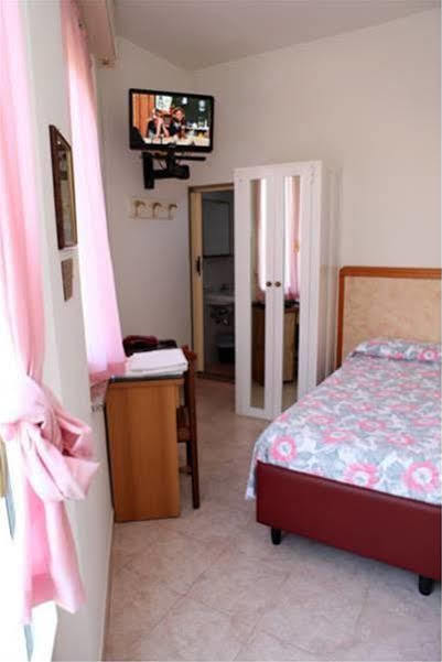 Hotel Parigi Rimini Esterno foto